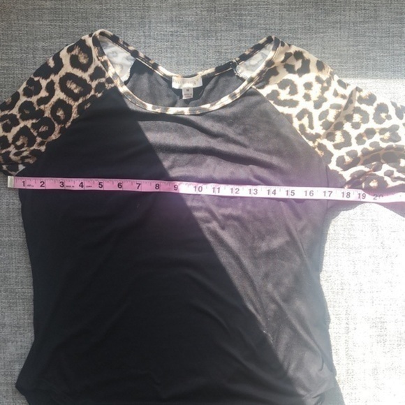 Black and leopard raglan sleeves top - Picture 7 of 8